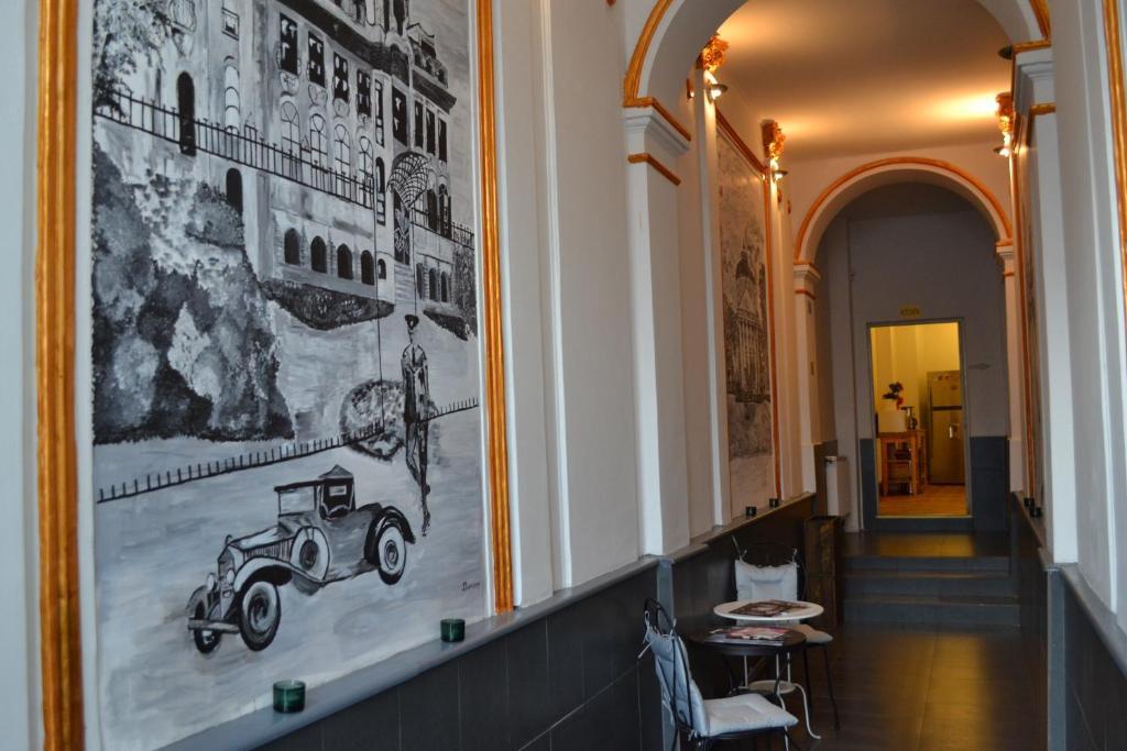 Antique Hostel Bukares Bagian luar foto